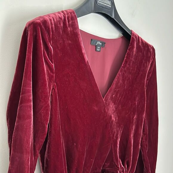 J. Crew Women’s Faux Wrap Velvet Top Burgundy Peplum Size 00 - Picture 10 of 13